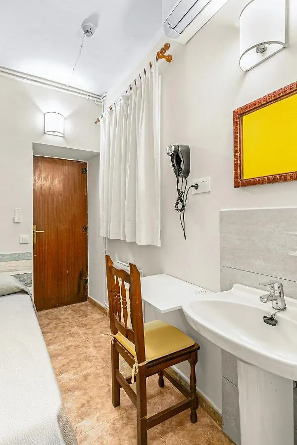 Hostal Santa Ana Barcelona Guest house