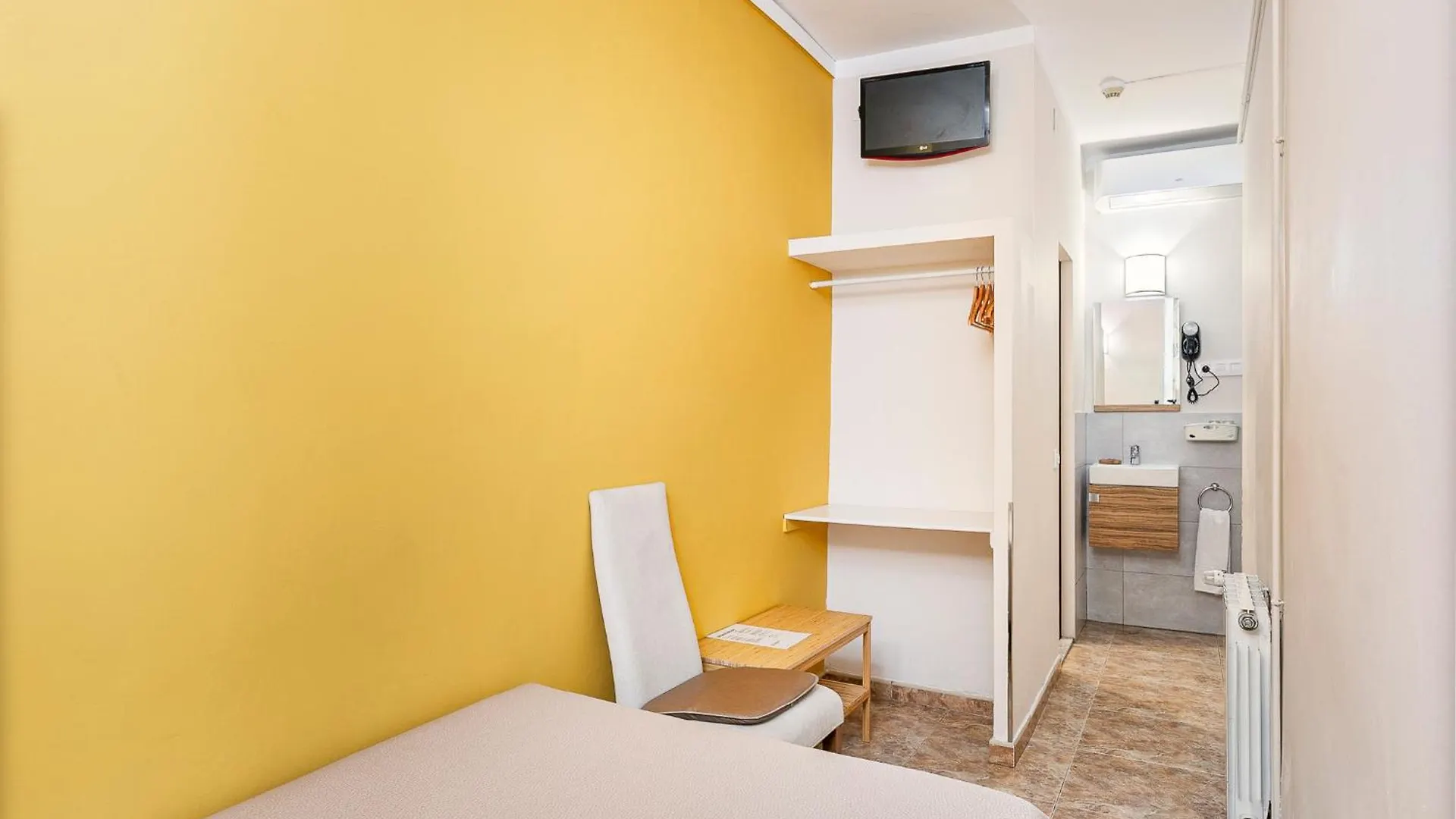 Hostal Santa Ana Barcelona Guest house